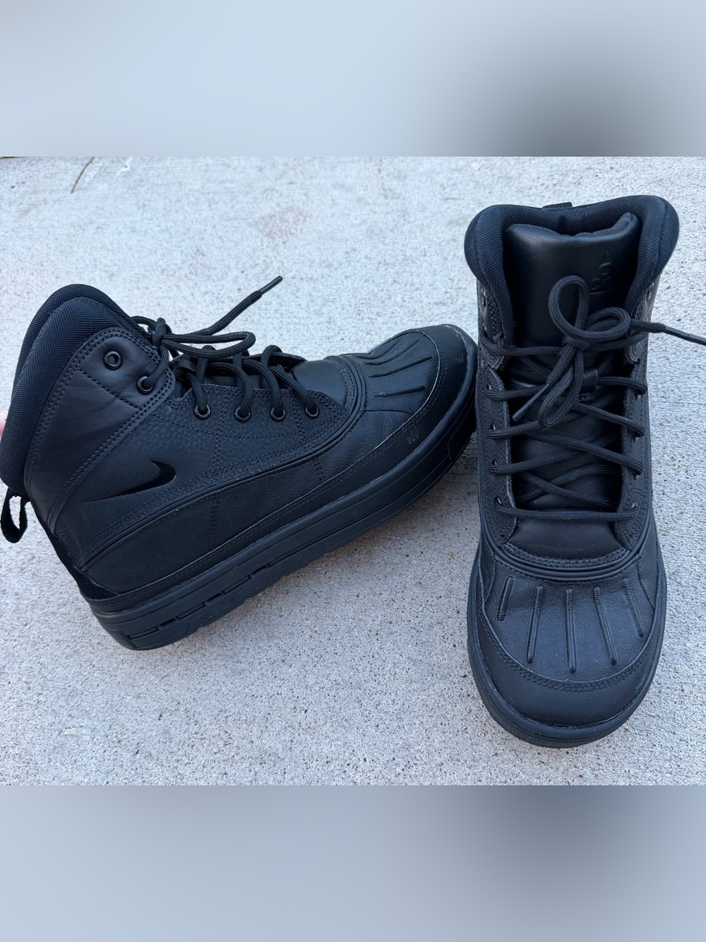 Nike Woodside 2 High Big Kids’ Boots size 7Y